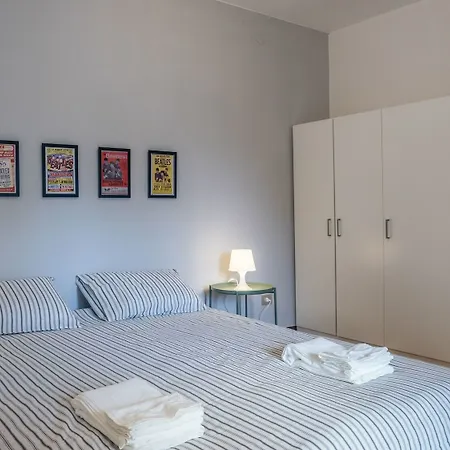 Fab Four Hotel *